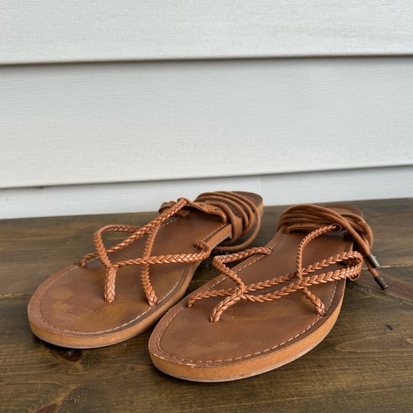 || Universal Thread || Lace Up Sandals - Picture 2 of 4